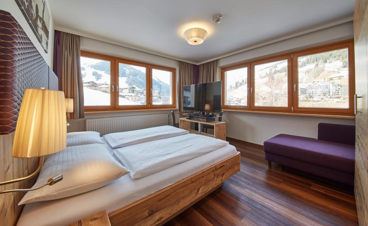Johanneshof - Dein Mountain Wohlfuehlhotel Saalbach-Hinterglemm Bagian luar foto