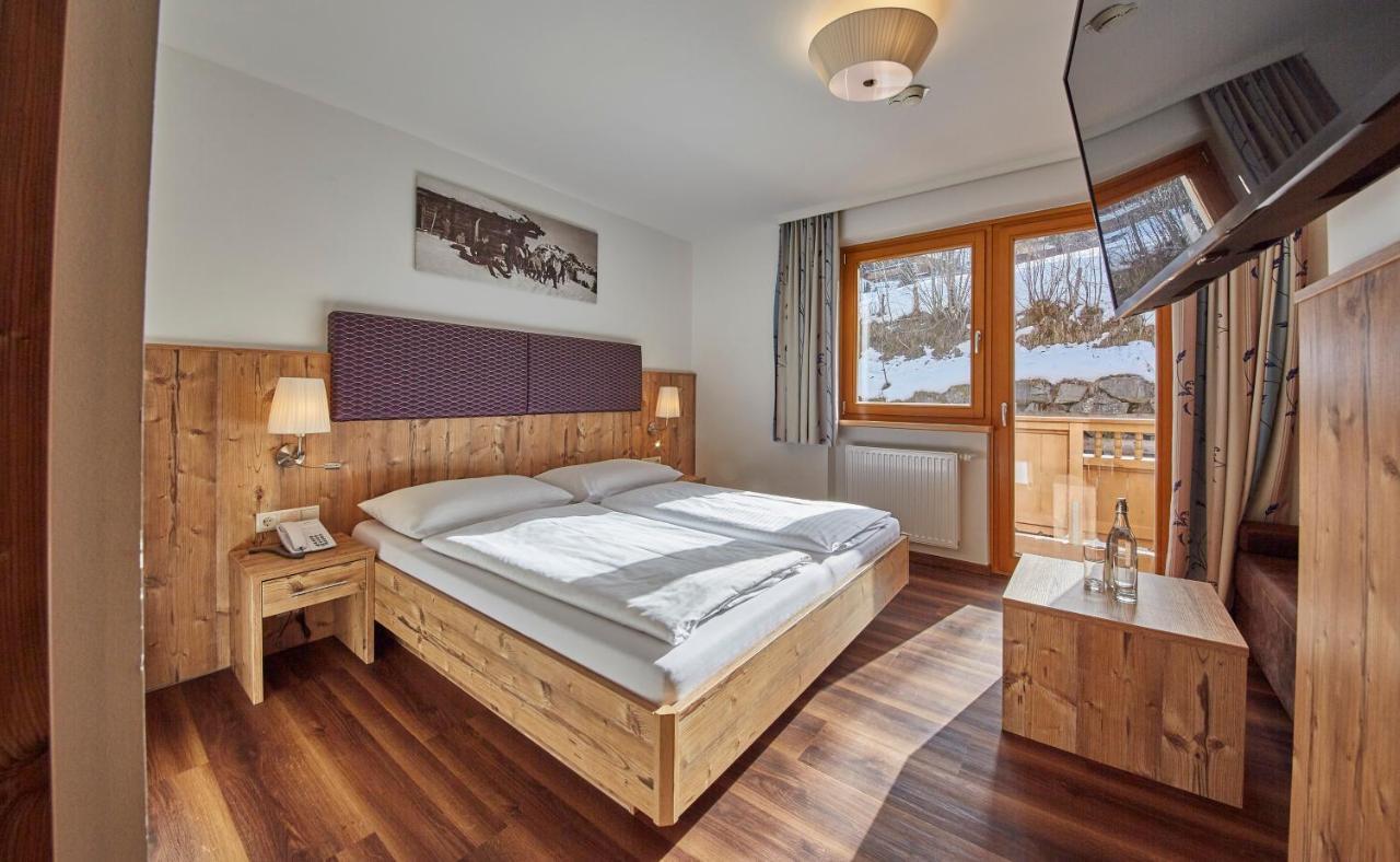 Johanneshof - Dein Mountain Wohlfuehlhotel Saalbach-Hinterglemm Bagian luar foto
