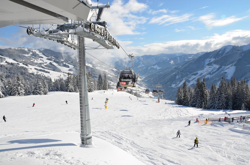 Johanneshof - Dein Mountain Wohlfuehlhotel Saalbach-Hinterglemm Bagian luar foto